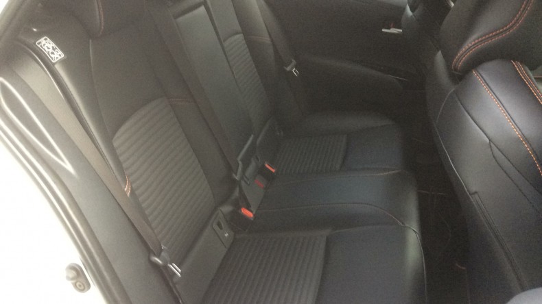 内装後方シート