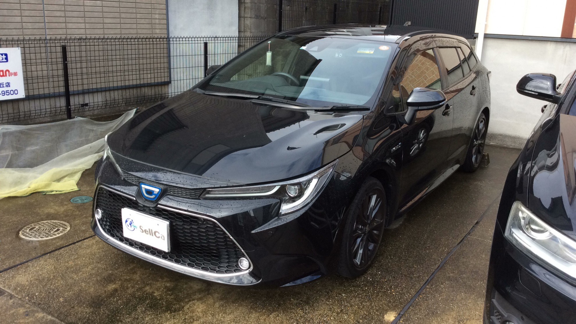 トヨタ　カローラツーリングの車種サムネイル画像