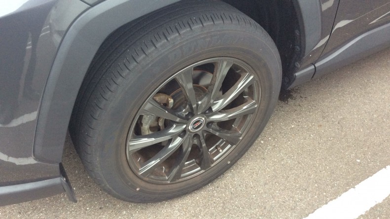 タイヤホイール前