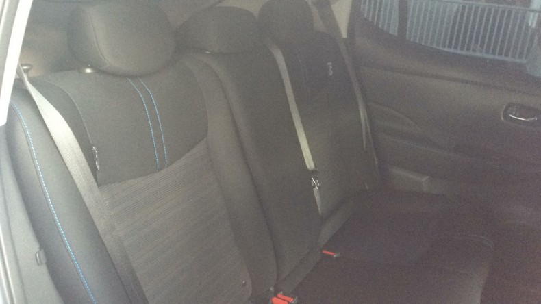 内装後方シート