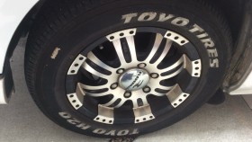 タイヤホイール前