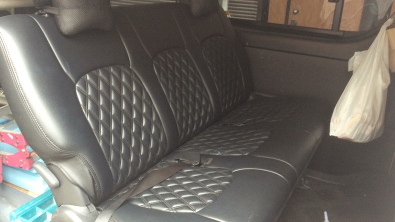 内装後方シート