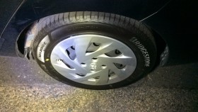 タイヤホイール前