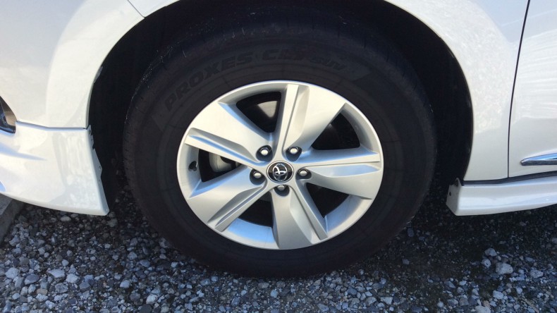 タイヤホイール前