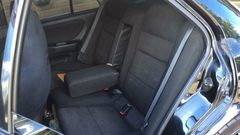 内装後方シート