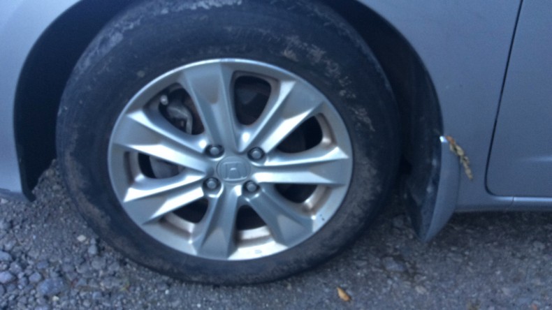 タイヤホイール前