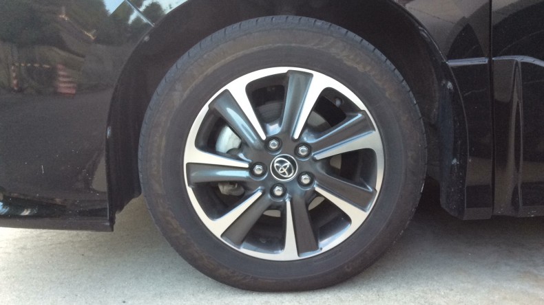 タイヤホイール前