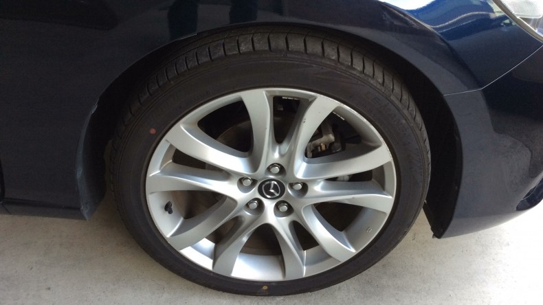 タイヤホイール前