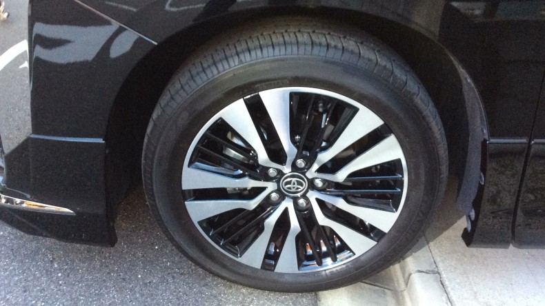 タイヤホイール前