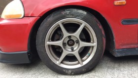 タイヤホイール前