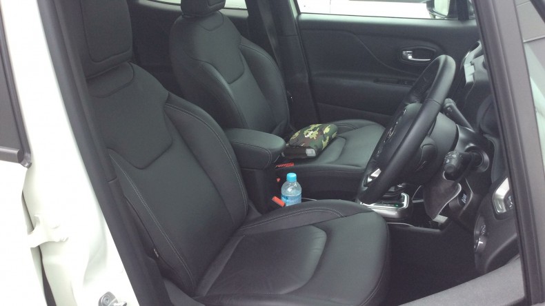 内装前方シート