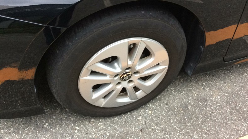 タイヤホイール前