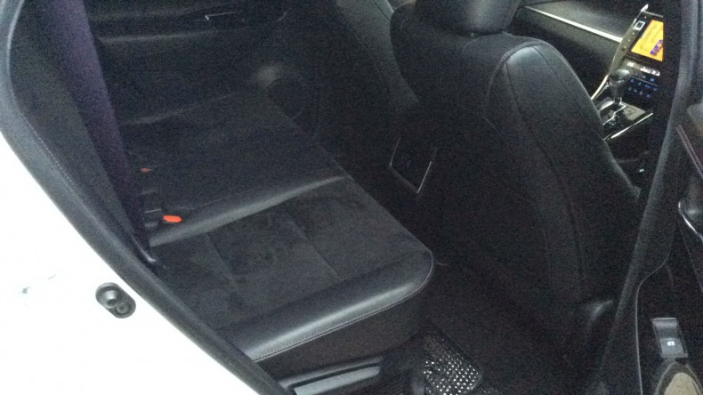 内装後方シート