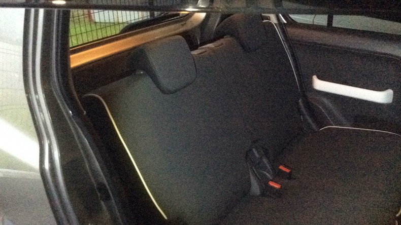 内装後方シート