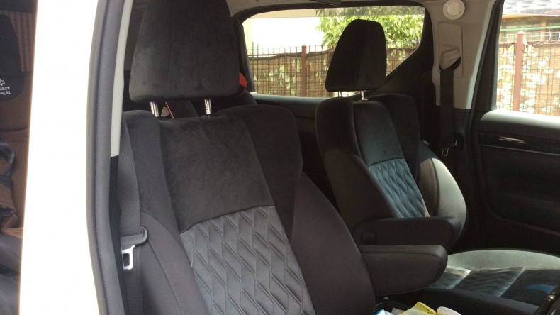 内装前方シート