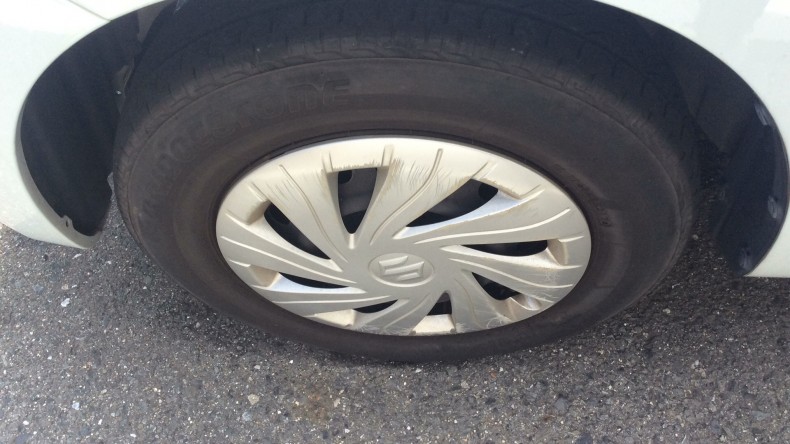 タイヤホイール前