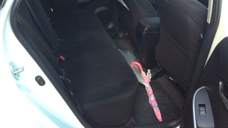 内装後方シート