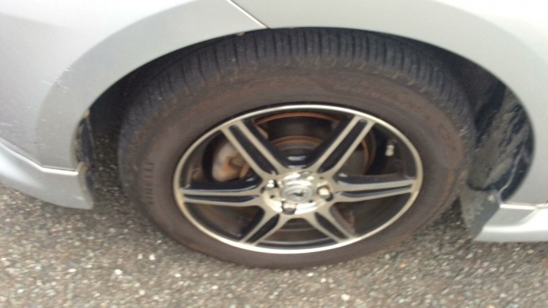 タイヤホイール前