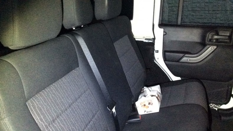 内装後方シート