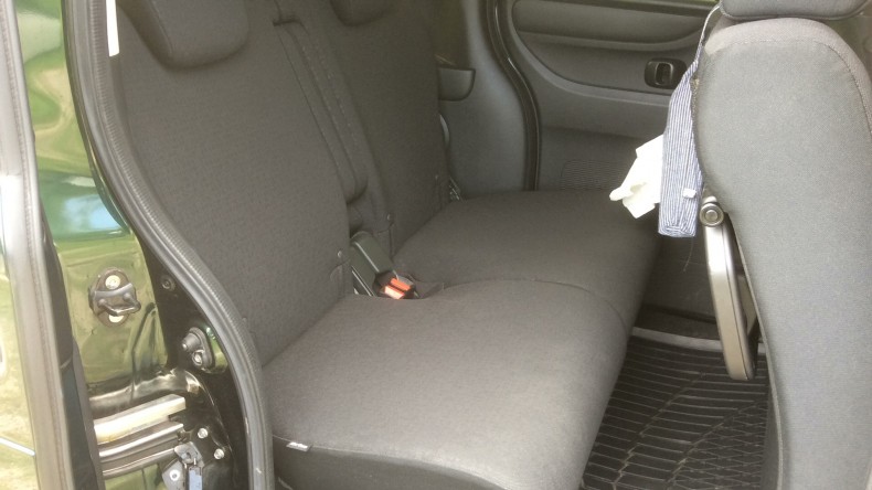 内装後方シート