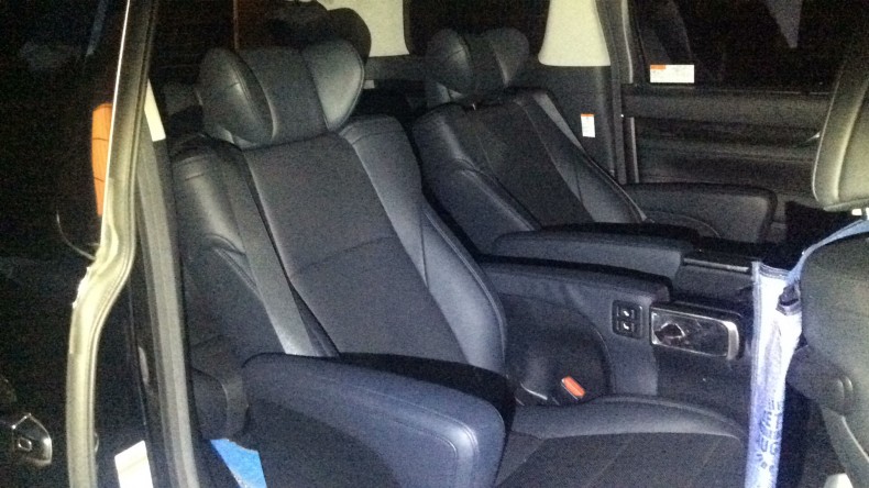 内装後方シート