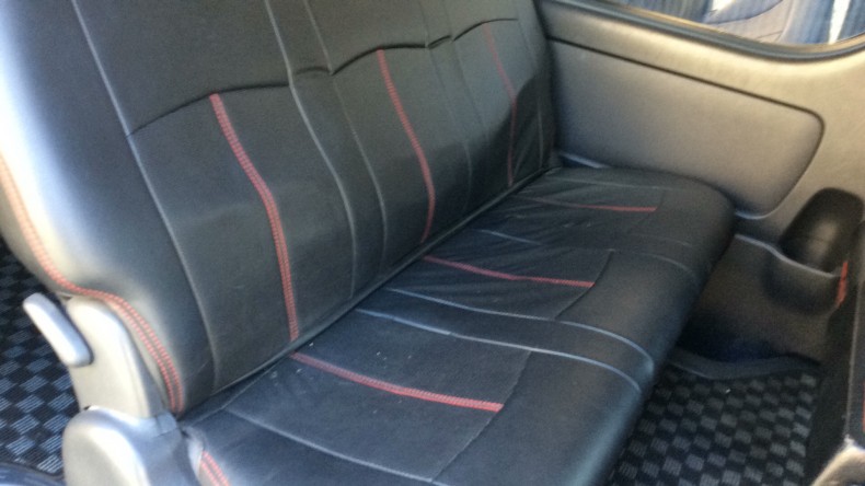 内装後方シート