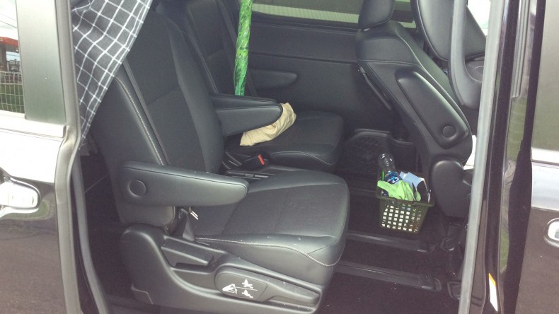 内装後方シート