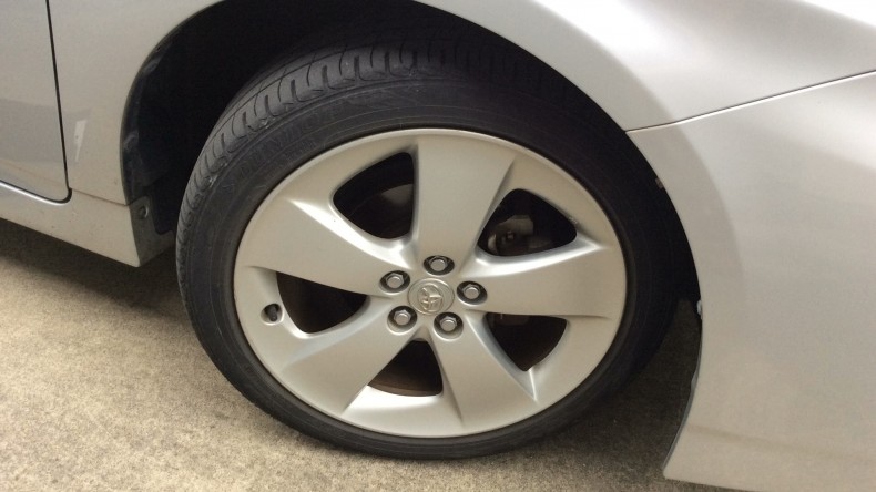 タイヤホイール前