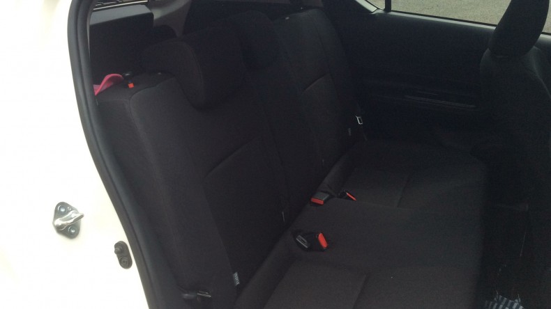 内装後方シート