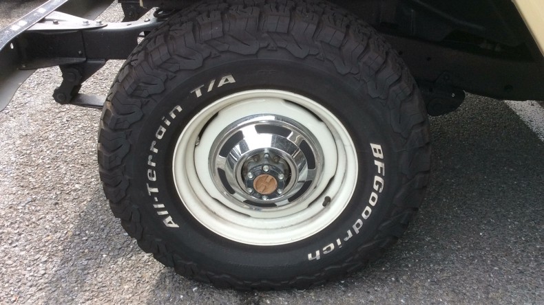 タイヤホイール前