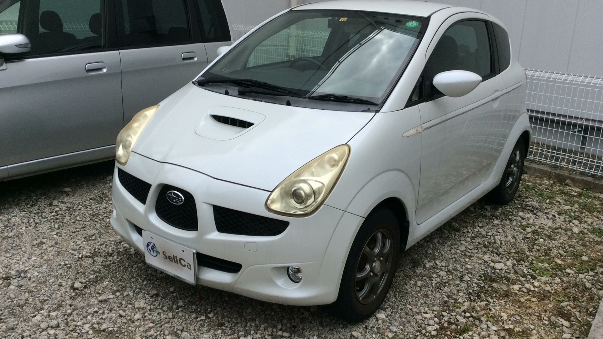 スバル　Ｒ１の車種サムネイル画像