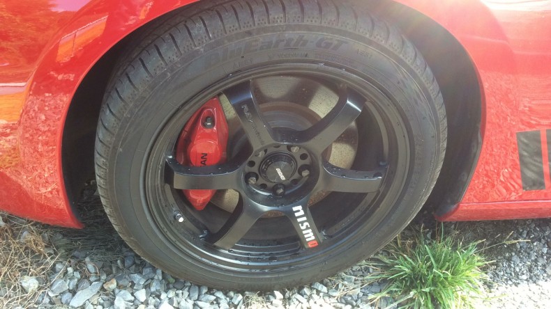 タイヤホイール前