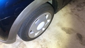 タイヤホイール前