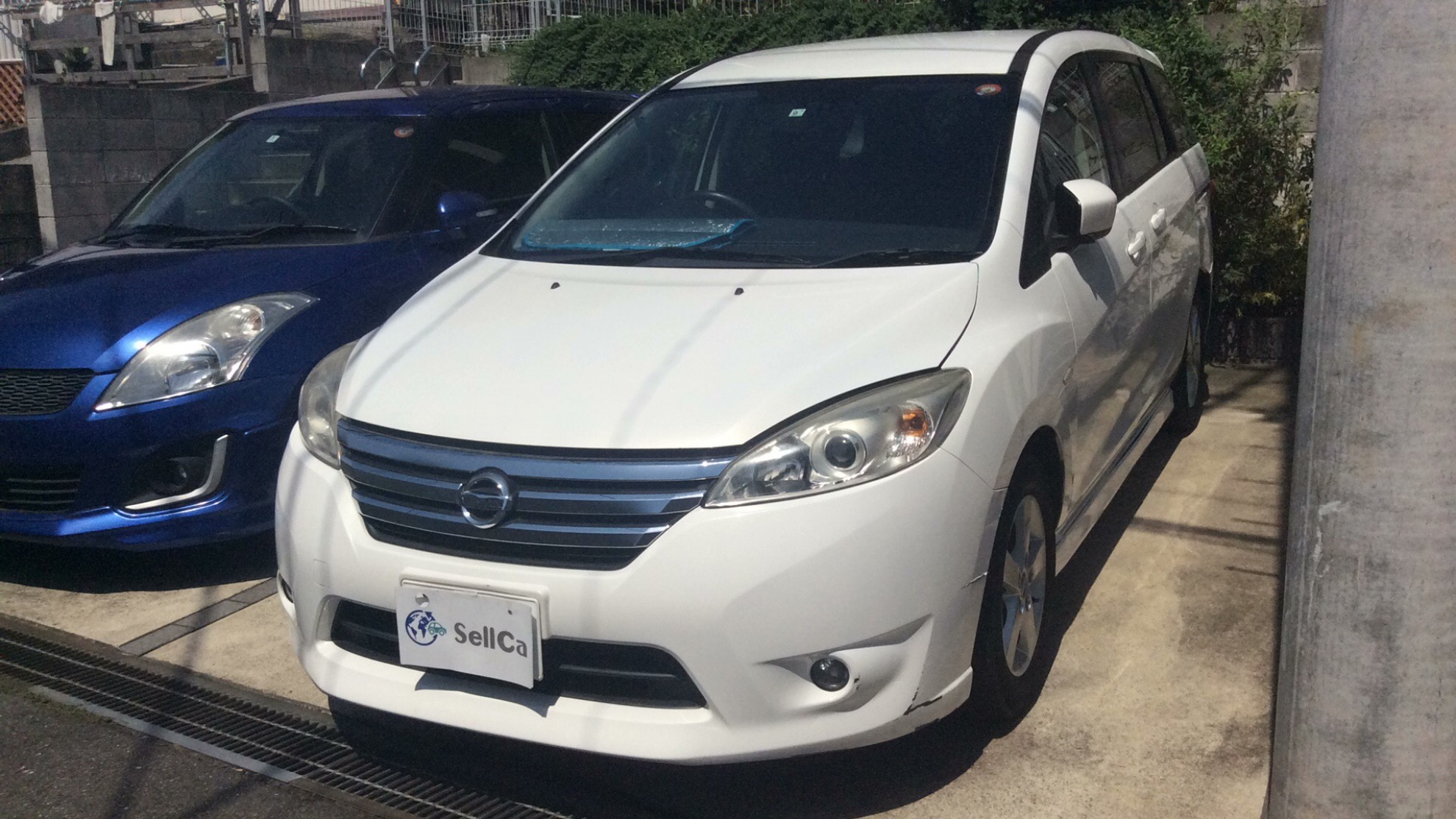 日産　ラフェスタの車種サムネイル画像