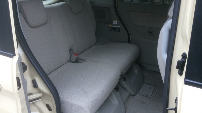 内装後方シート