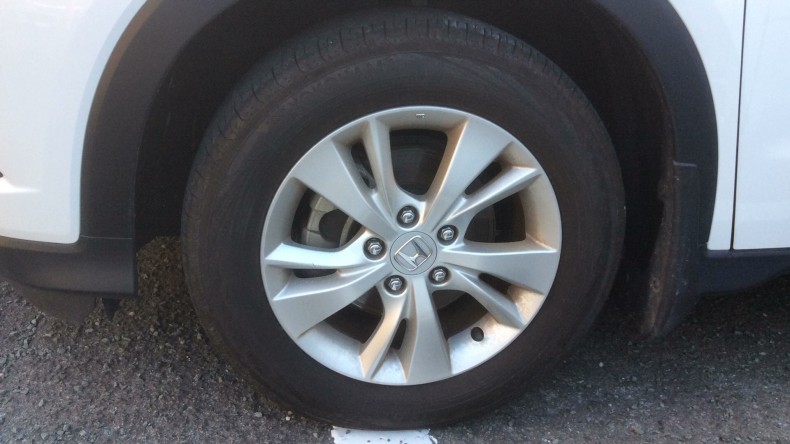 タイヤホイール前