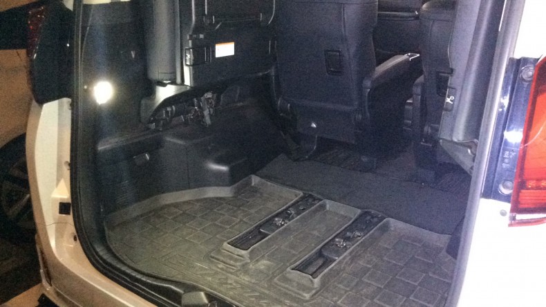 内装トランク