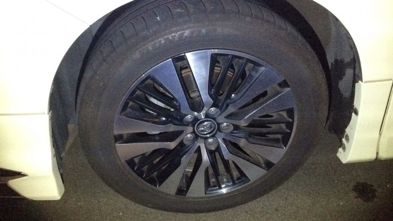 タイヤホイール前