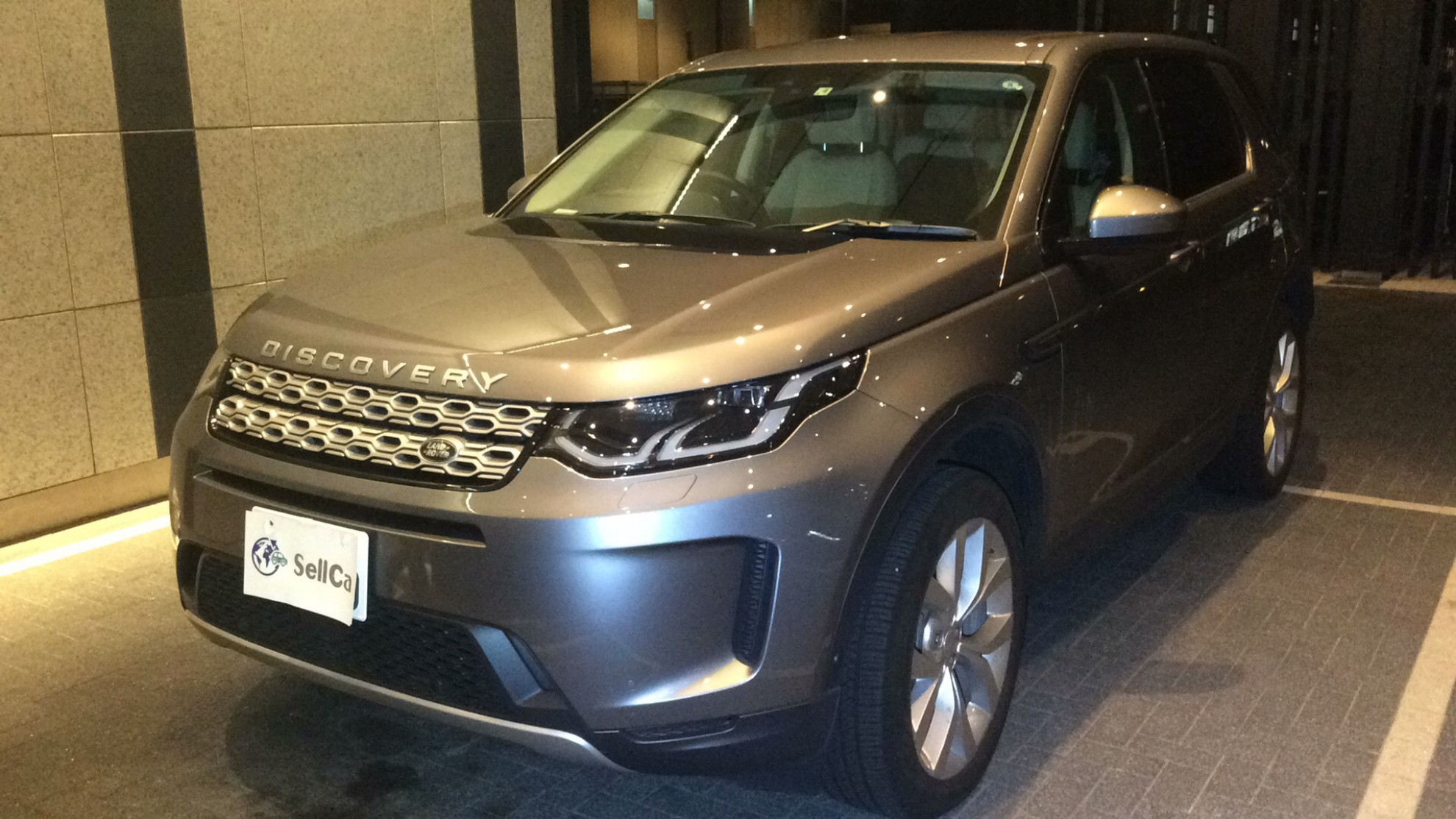 ランドローバー　ディスカバリースポーツの車種サムネイル画像