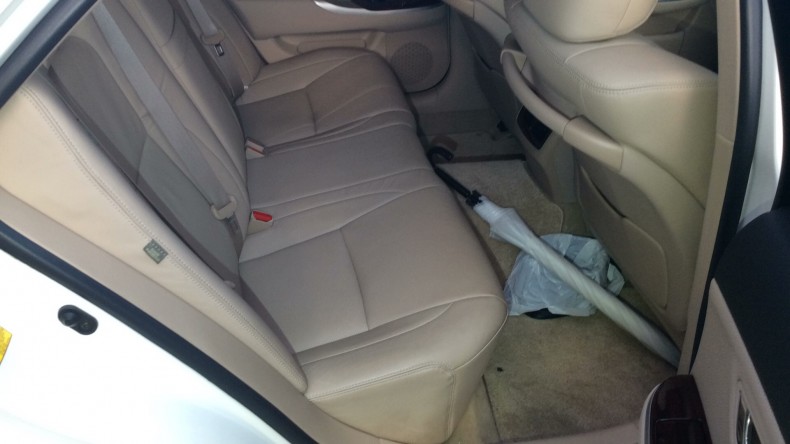 内装後方シート