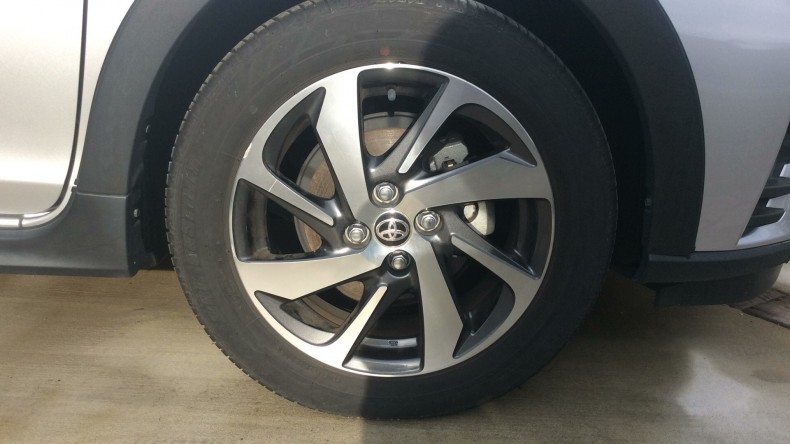 タイヤホイール前