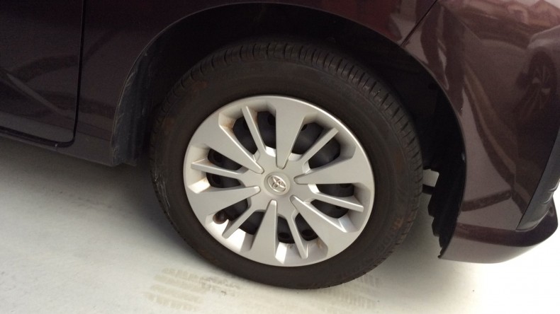 タイヤホイール前