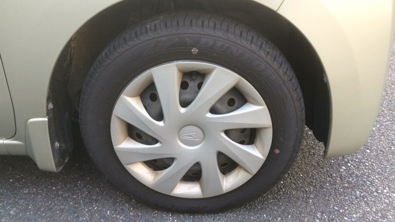 タイヤホイール前