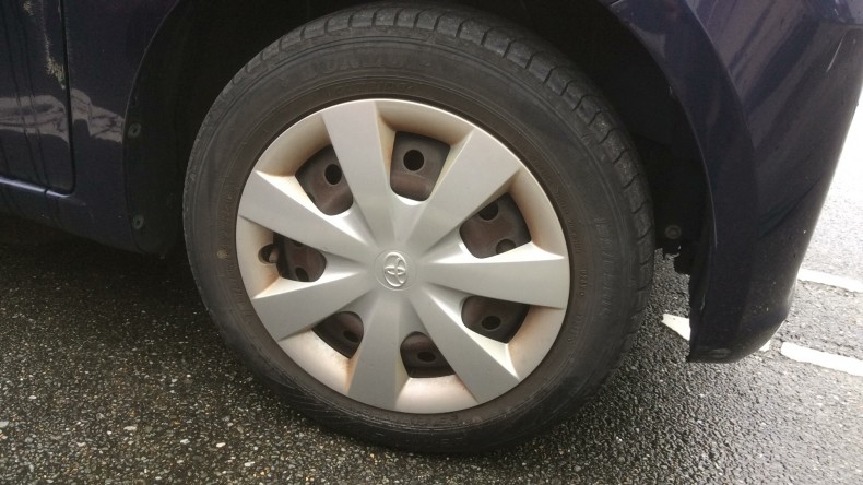 タイヤホイール前