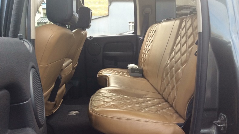 内装後方シート