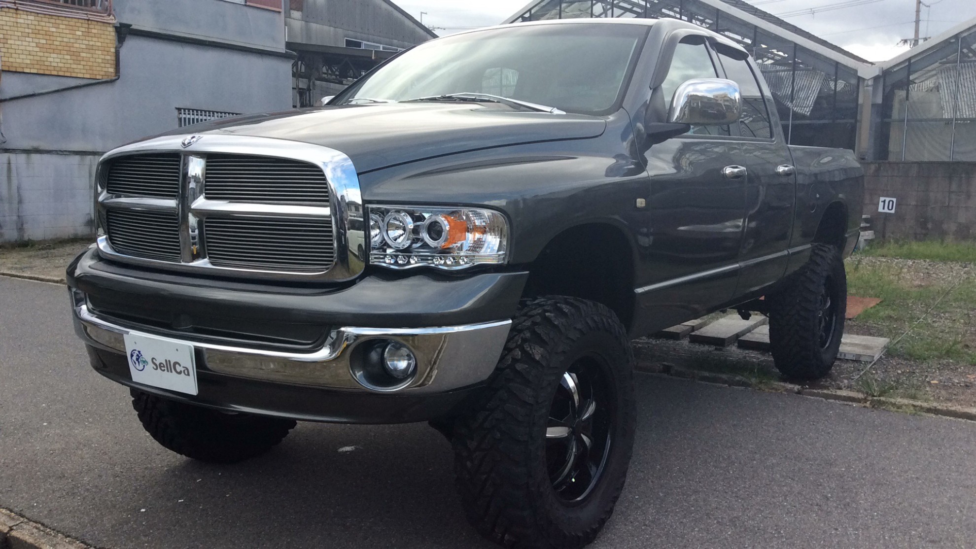 ダッジ　ダッジ・ラムの車種サムネイル画像