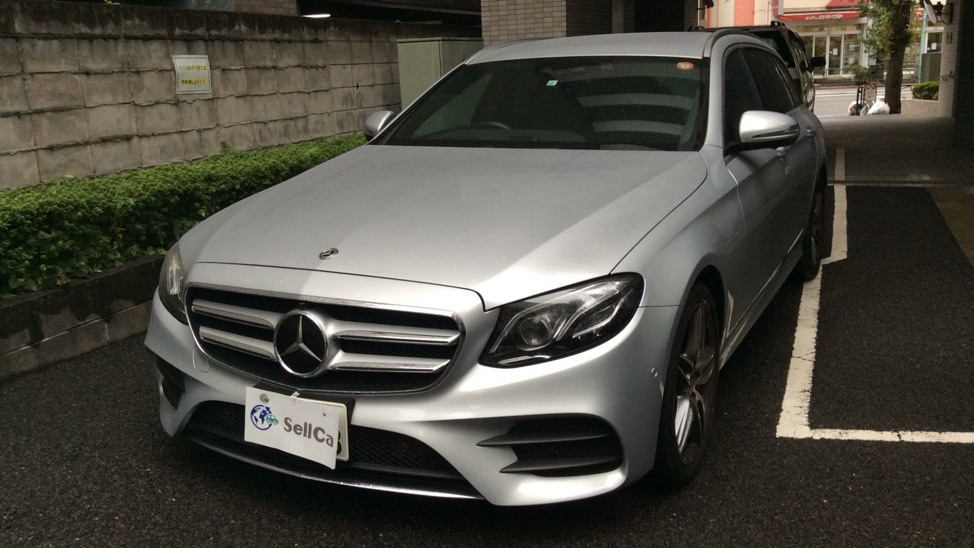 メルセデス・ベンツ　Ｅクラスステーションワゴンの車種サムネイル画像