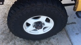 タイヤホイール前