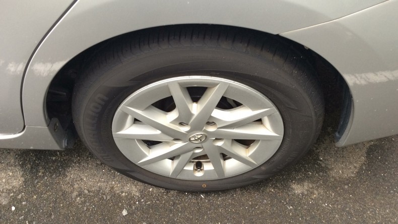 タイヤホイール前