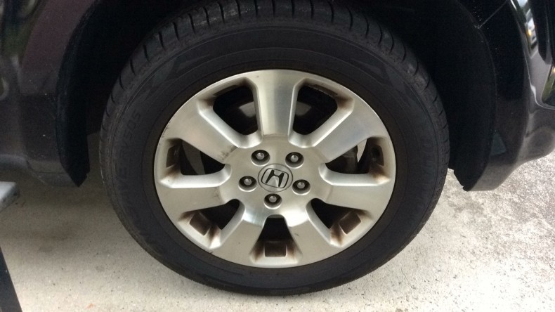 タイヤホイール前